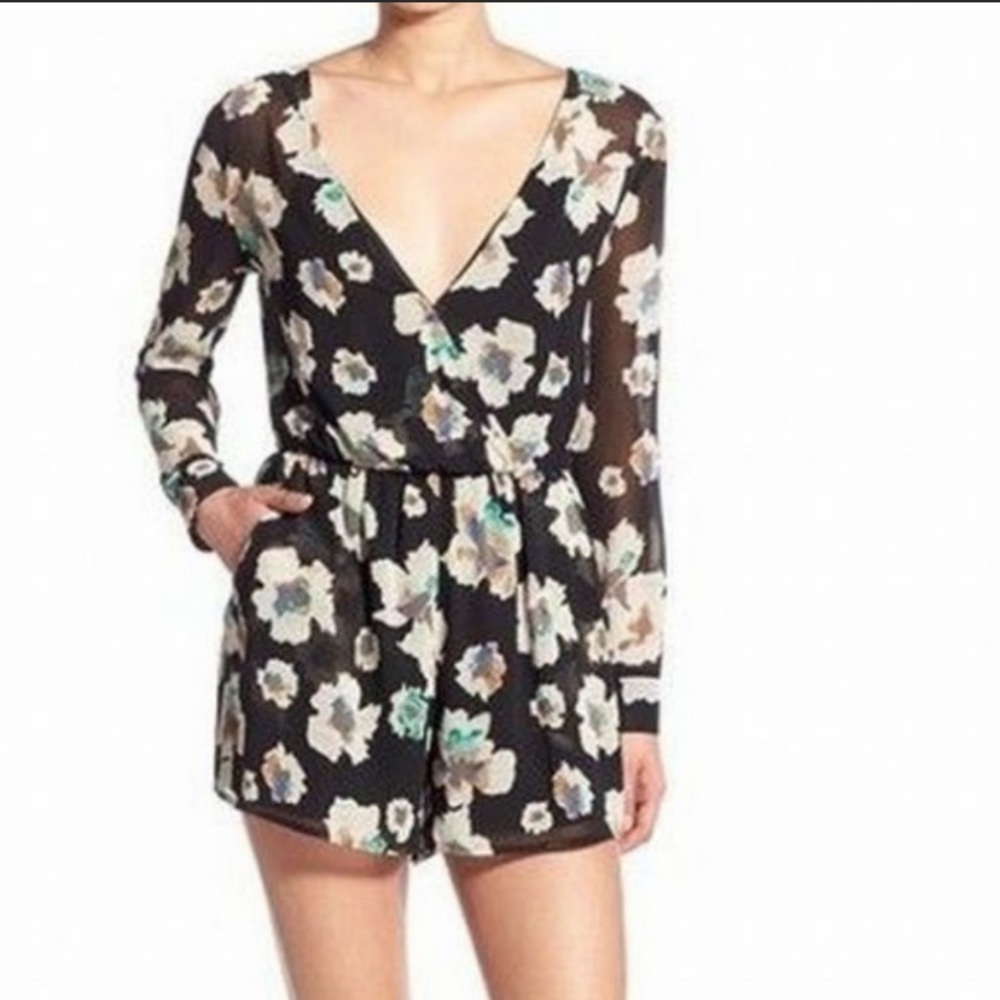 ASTR Romper Shorts Floral Jumpsuit Small
